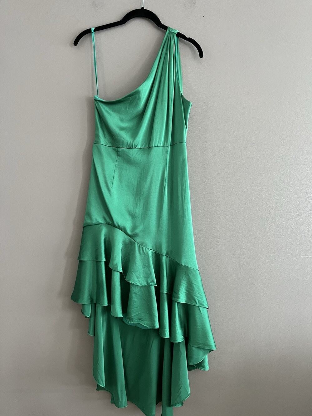 Cinq à Sept Colina Satin One Shoulder Asymmetric Ruffle Silk Dress Green 4 Flaw